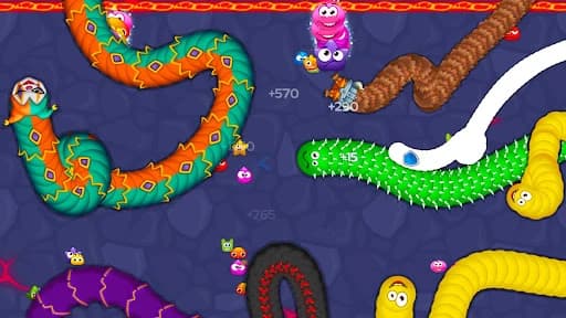 https://media.imgcdn.org/repo/2023/07/worm-hunt-snake-game-io-zone/64c0a031c7b02-worm-hunt-snake-game-io-zone-screenshot23.webp