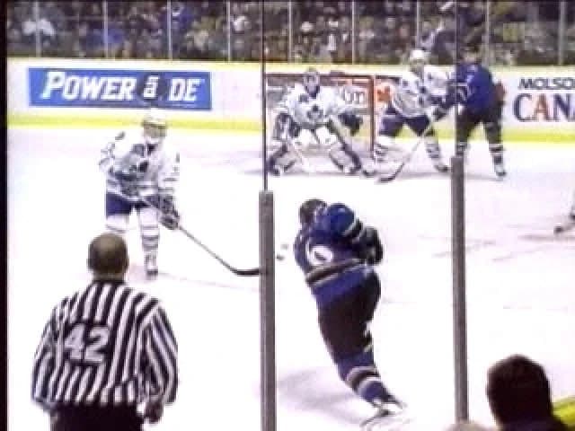 https://media.imgcdn.org/repo/2023/11/nhl-championship-2000/656729d4bb8c6-nhl-championship-2000-screenshot3.webp